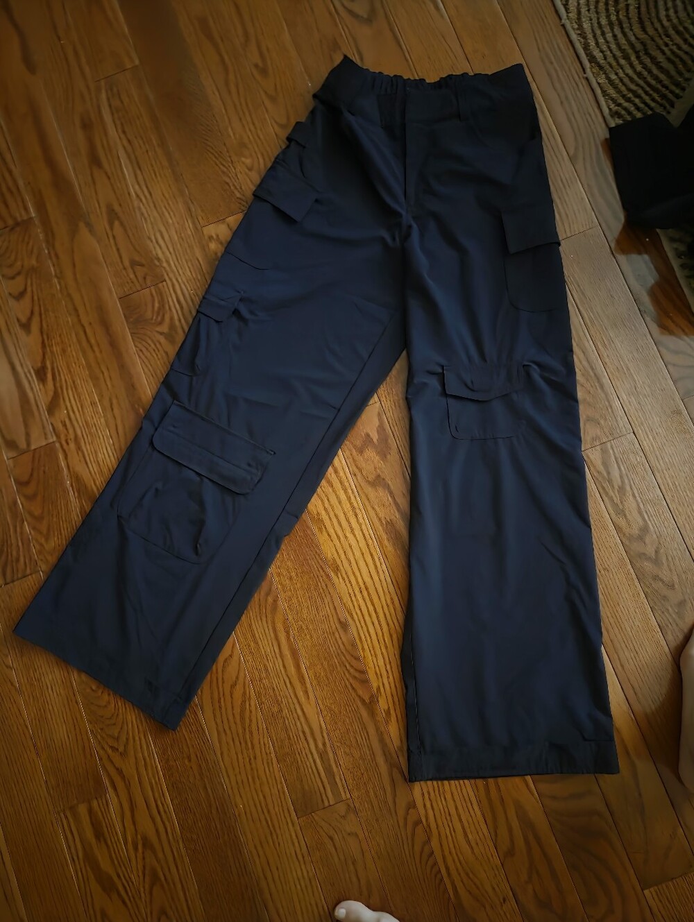 Alo Yoga Workwear Cargo Trousers
